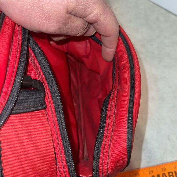 Vtg Marlboro Adventure Team Lizard Rock Insulated Cooler Duffel Bag Red 1992 - Picture 10 of 14